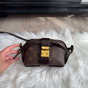 LV Cosmetic Pouch MM Monogram